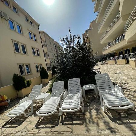 Charm Apartment Petrovac Ngoại thất bức ảnh
