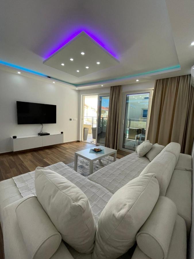 Charm Apartment Petrovac Ngoại thất bức ảnh