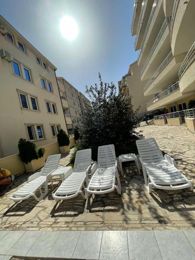Charm Apartment Petrovac Ngoại thất bức ảnh