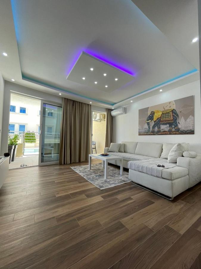 Charm Apartment Petrovac Ngoại thất bức ảnh